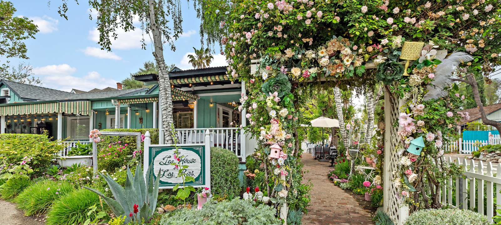 Front archway at The Tea House on Los Rios