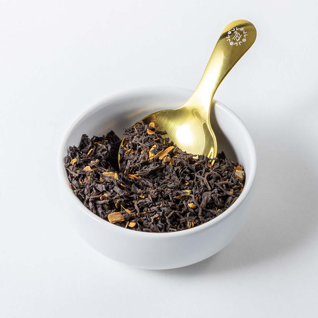 Seasonal Tea Pairings: Best Teas for Spring, Summer, Fall & Winter