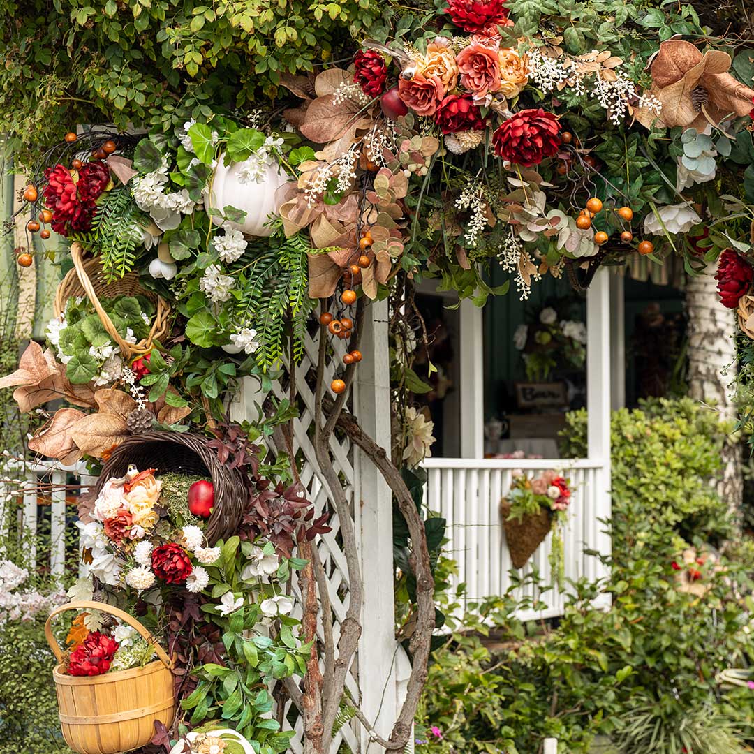 The Tea House on Los Rios front archway
