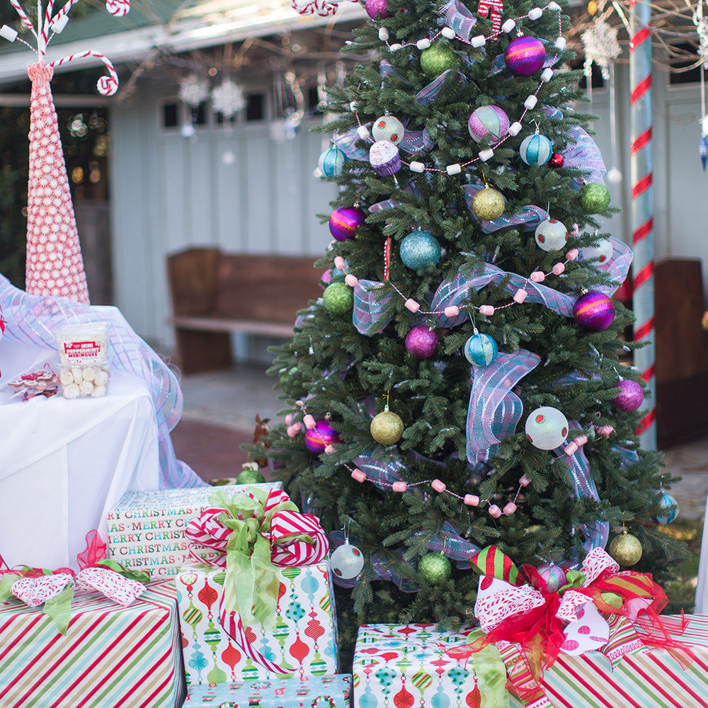 Christmas Tree Photo Opportunity at the tea with santa experience at the tea house on los rios